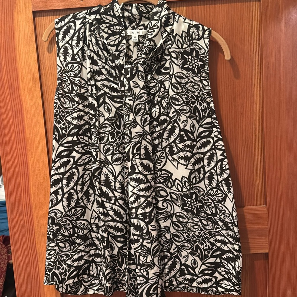 Vintage CAbi #114 silk sleeveless tie front top EUC RARE Medium